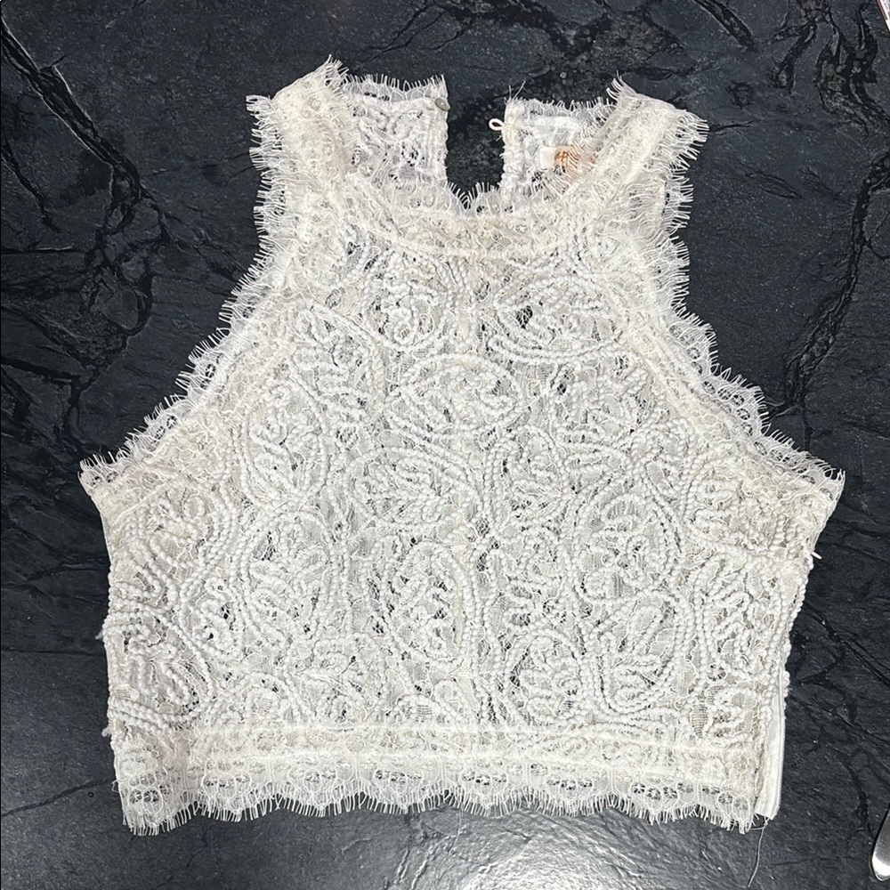Elegant Lace Sleeveless Crop Tank Top in White